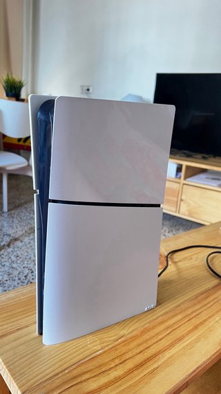 PlayStation 5 Digital Edition 1TB sin apenas uso.