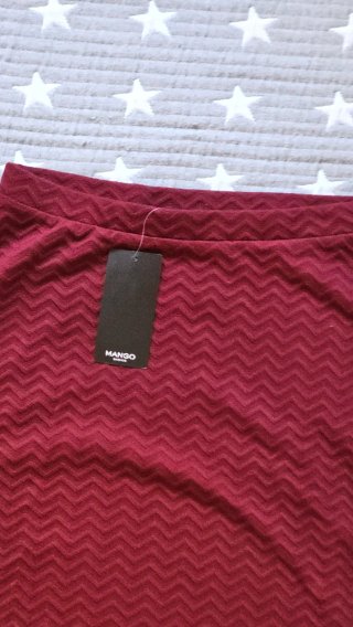 Falda skater burdeos Mango Talla S