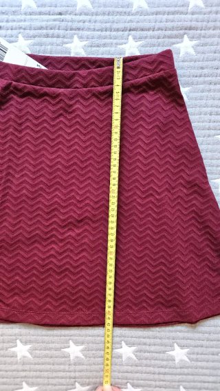 Falda skater burdeos Mango Talla S