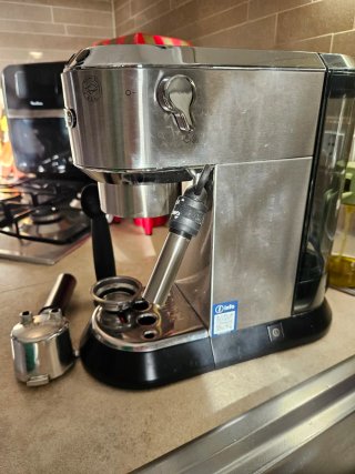 Macchina Caffè DeLonghi Dedica