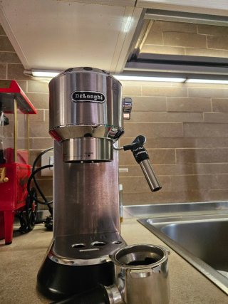 Macchina Caffè DeLonghi Dedica