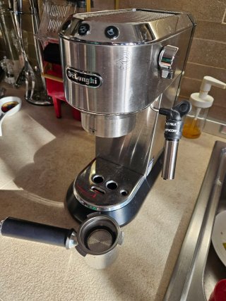 Macchina Caffè DeLonghi Dedica