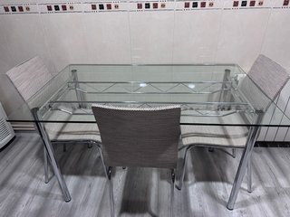 Tavolo in vetro con 4 sedie