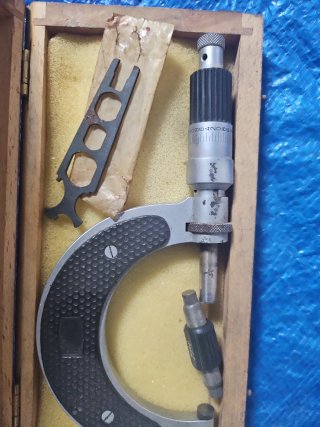 Micrómetro antiguo con estuche MIRIAMETRO