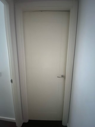 Se venden puertas por mudanza 2  cristal y 2 lisas