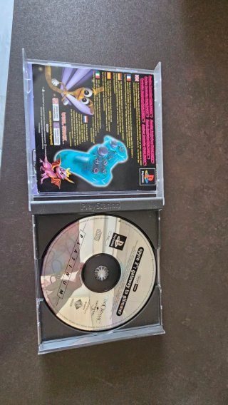 Spyro 2: Gateway to Glimmer PS1 Ed. Platinum