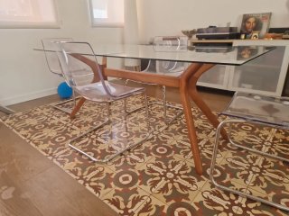 Tavolo da pranzo in vetro e legno