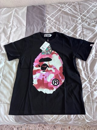 Camiseta BAPE Negra Talla M Estampado Rosa