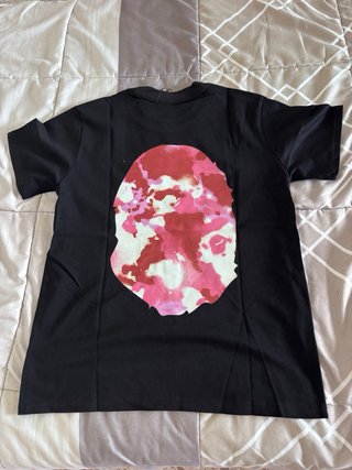 Camiseta BAPE Negra Talla M Estampado Rosa