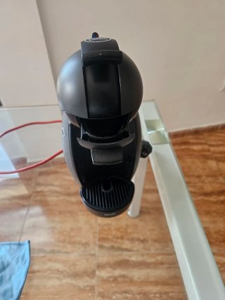 Cafetera Dolce Gusto Krups Negra