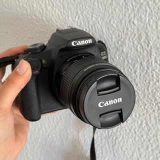 Canon EOS 2000D + Objetivo 18-55mm
