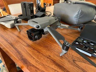 DJI Mavic 3 Pro Drone + Accesorios