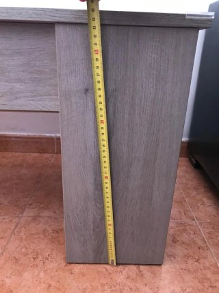 Mesa de salón de madera color gris