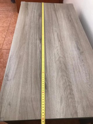 Mesa de salón de madera color gris