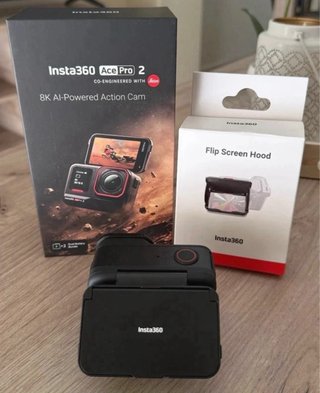 Insta360 Ace Pro 2 + Flip Screen Hood
