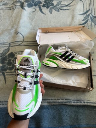 Zapatillas Adidas Verdes y Blancas