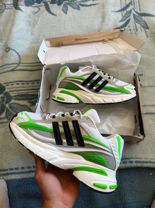 Zapatillas Adidas Verdes y Blancas