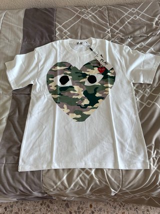 Camiseta Comme des Garçons Play Camuflaje