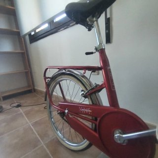 Bicicleta plegable vintage roja