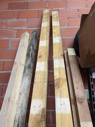 Lote de tablones, tacos y traviesas