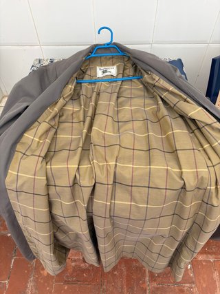 Gabardina Burberry Gris