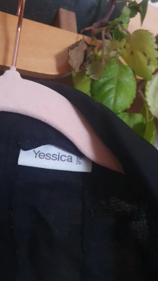 Camisa negra de hilo