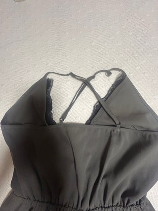 Mono corto con encaje