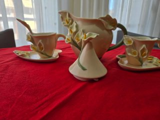 Juego de té de porcelana con flores