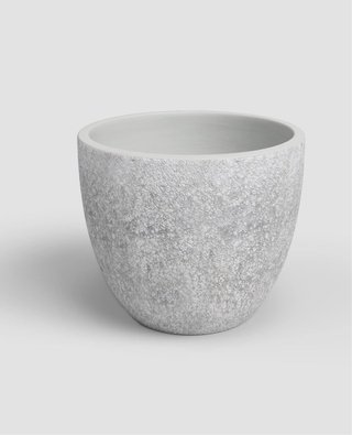 Macetero gris piedra