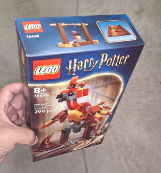 LEGO Harry Potter Fawkes 76448