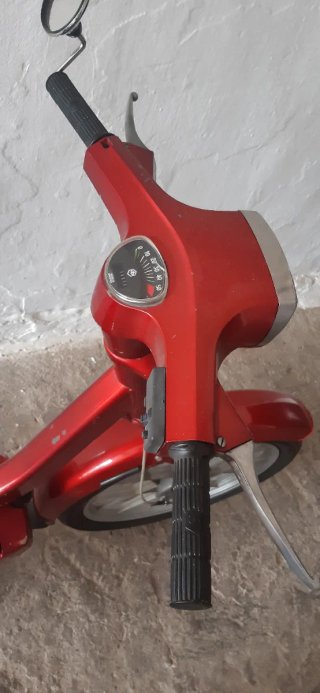 Vespino SCA Roja