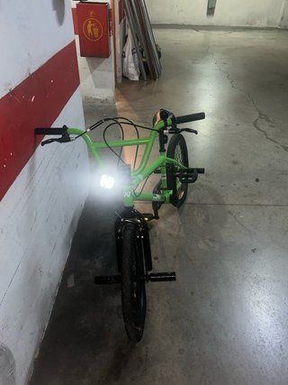 Bicicleta BMX Verde