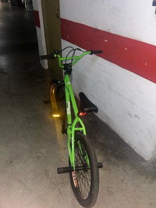 Bicicleta BMX Verde