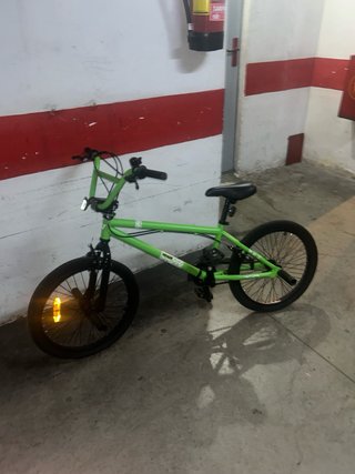 Bicicleta BMX Verde