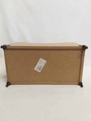 Caja de madera pongotodo con patas metalicas
