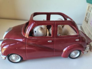 Coche y Tienda Sylvanian Families