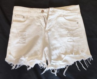 Shorts vaqueros blancos rotos