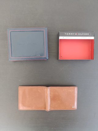 Cartera Tommy Hilfiger Marrón