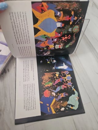 CD Libro Queen A Kind Of Magic