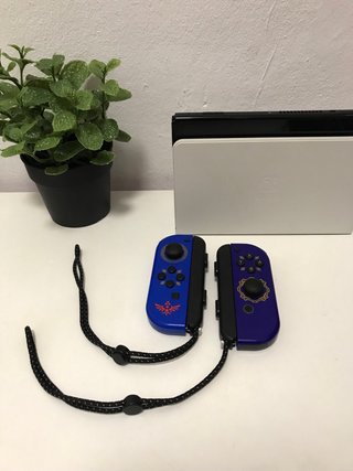 IMPOLUTA!! Nintendo Switch OLED + accesorios