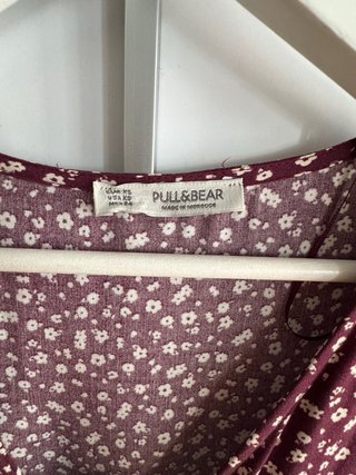 Vestido floral Pull&Bear morado