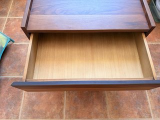 Mesita auxiliar de madera y metal