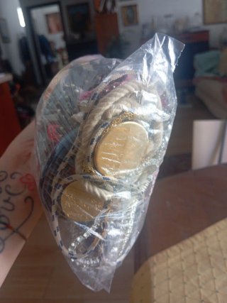 Bigiotteria mista vintage dorata e multicolore