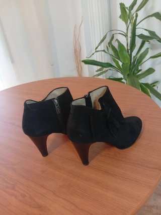 Botines elegantes de terciopelo