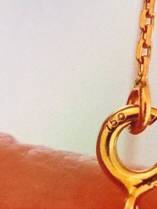 Collar de oro con diamante