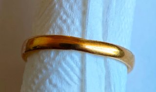 Anello con pietre di ottima fattura