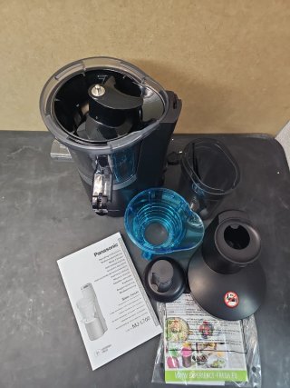 Licuadora Lenta Panasonic MJ-L700
