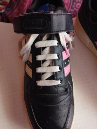 Zapatillas Adidas Talla 42 Negras y Rosas