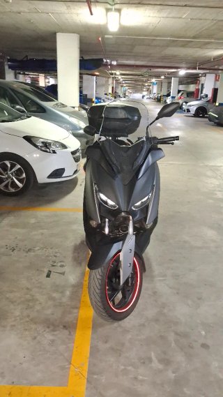Yamaha XMAX 300