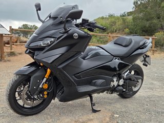 Maxi Scooter Negra